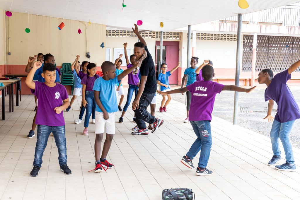 1danse1ecoleOK2 20 novembre 2020. Ecole ALEXANDRINE STANISLAS, Cayenne. prestations dans le cade du Festival des Danses Métisses.